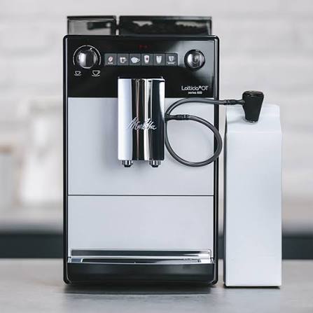 Melitta Latticia OT controls and one-touch milk system